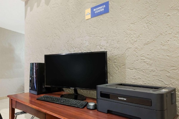 Days Inn by Wyndham West Des Moines image 11