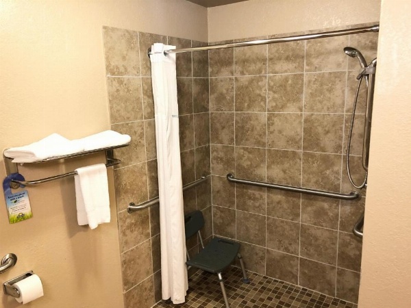 Days Inn by Wyndham West Des Moines image 14