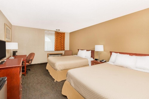 Days Inn by Wyndham West Des Moines image 23