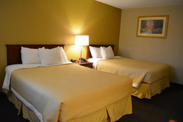 Days Inn by Wyndham West Des Moines image 27